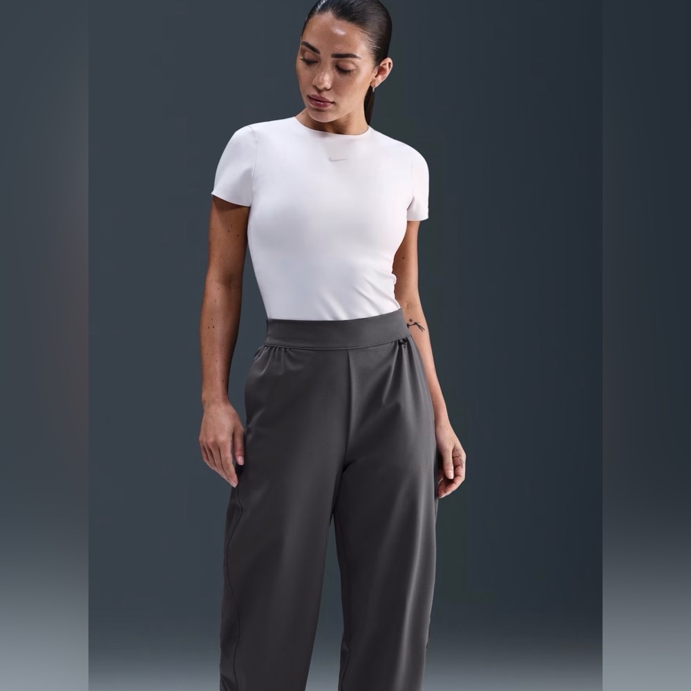 Nike High-Waisted Loose Barrel-Leg Pant 24/7 PerfectStretch Women's small